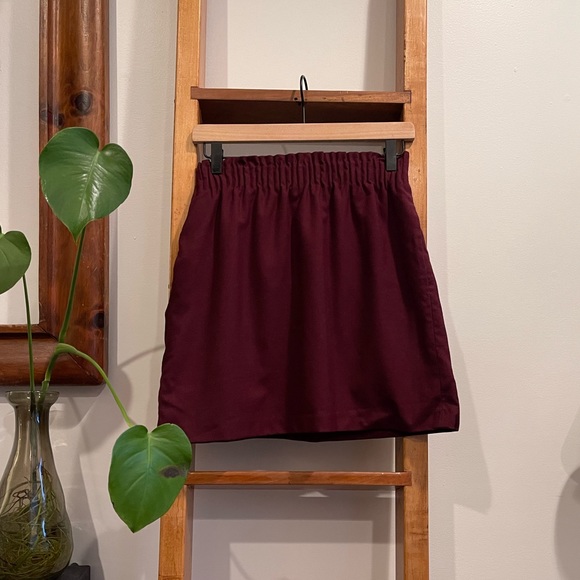 J. Crew Factory SZ 4 Burgundy Pull On Mini Skirt! - Picture 1 of 12